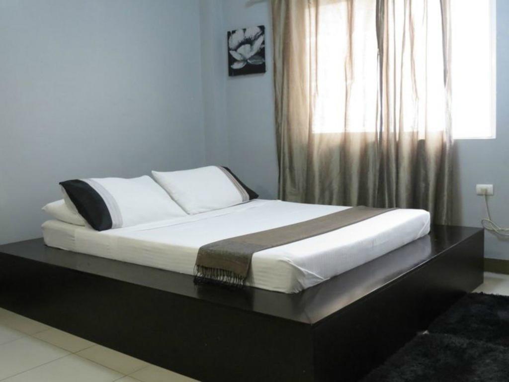Hotel Cara Lipa City Bagian luar foto
